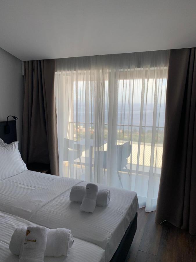 Black Diamond Hotel Dhërmi エクステリア 写真