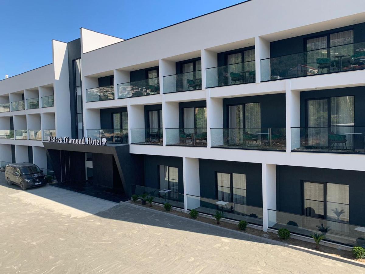Black Diamond Hotel Dhërmi エクステリア 写真