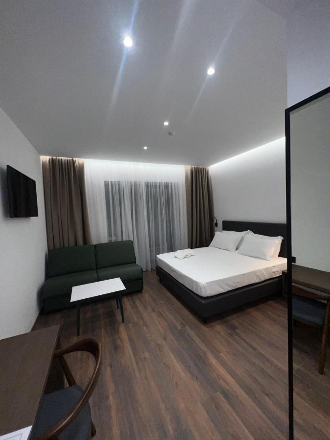 Black Diamond Hotel Dhërmi エクステリア 写真