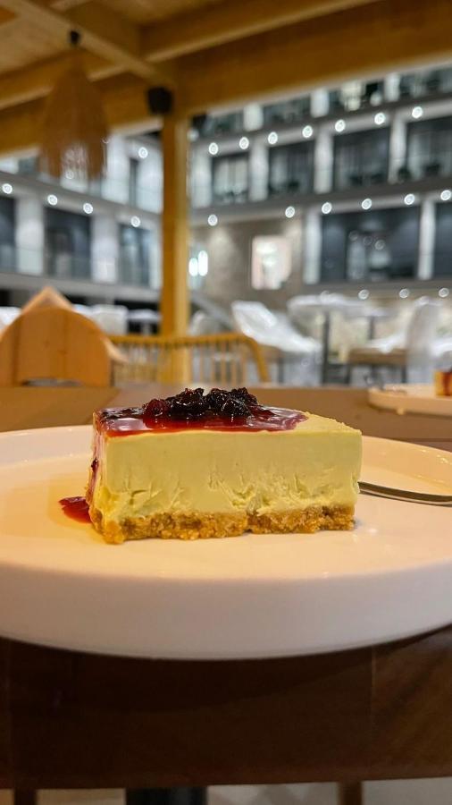 Black Diamond Hotel Dhërmi エクステリア 写真