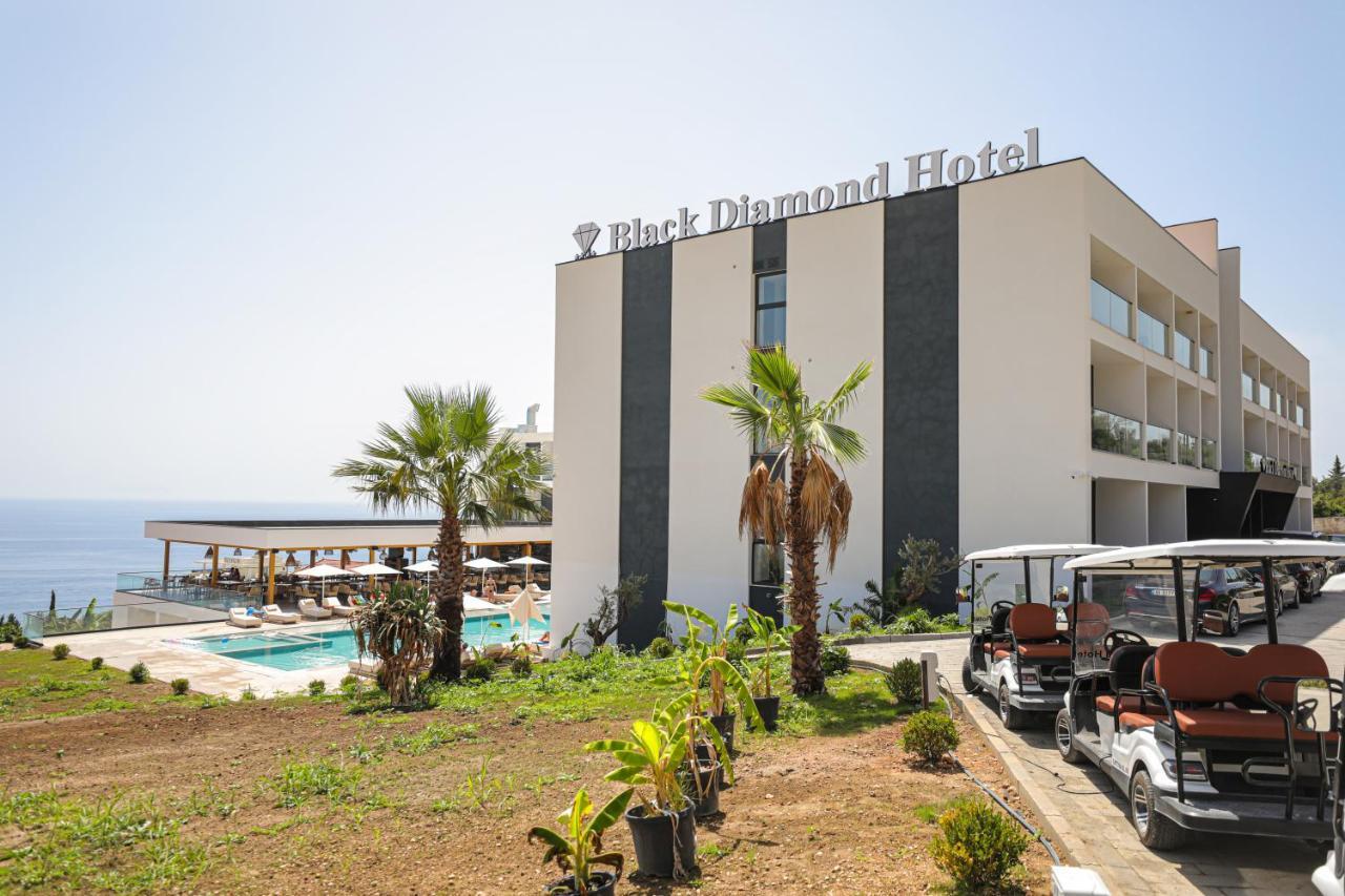 Black Diamond Hotel Dhërmi エクステリア 写真