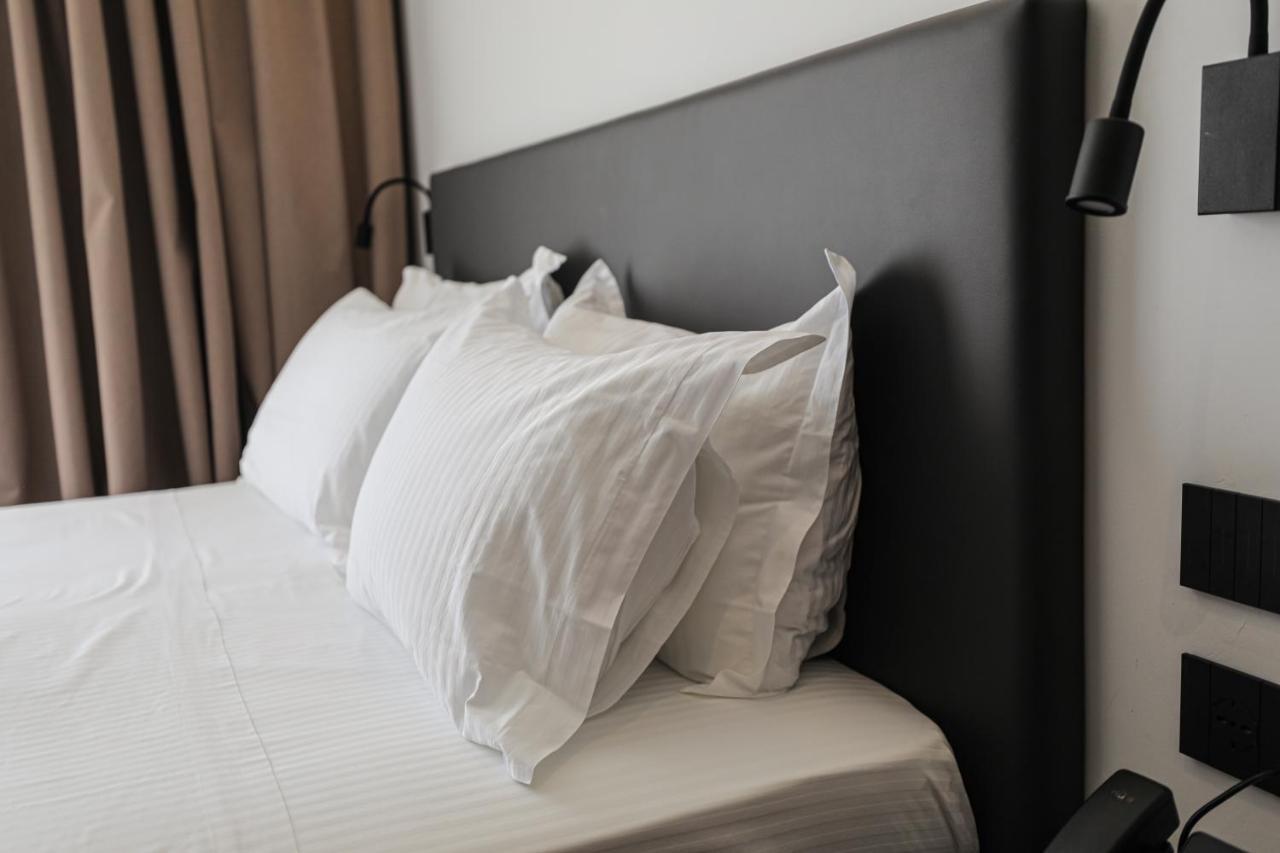 Black Diamond Hotel Dhërmi エクステリア 写真
