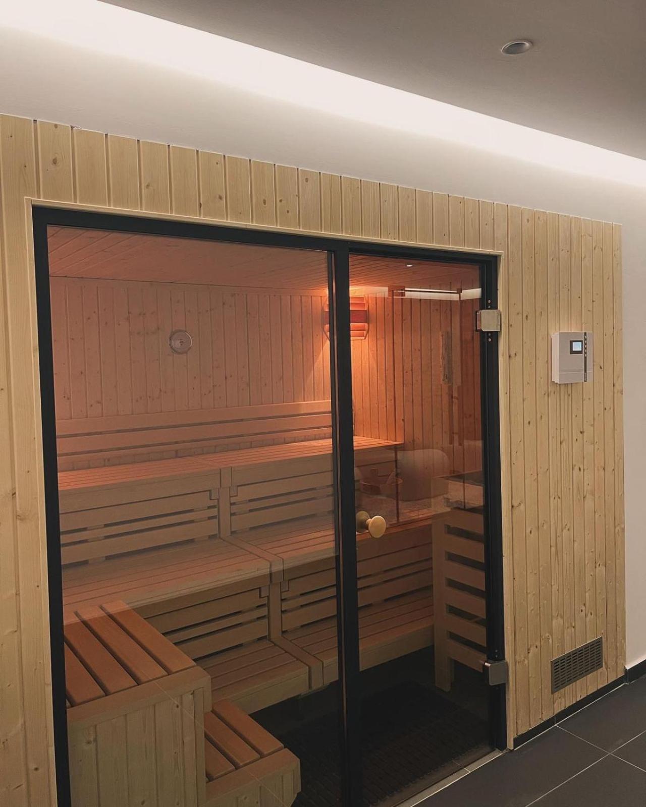 Black Diamond Hotel Dhërmi エクステリア 写真