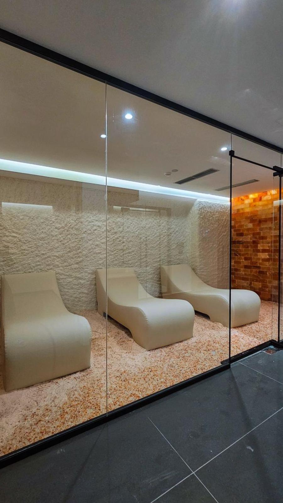 Black Diamond Hotel Dhërmi エクステリア 写真