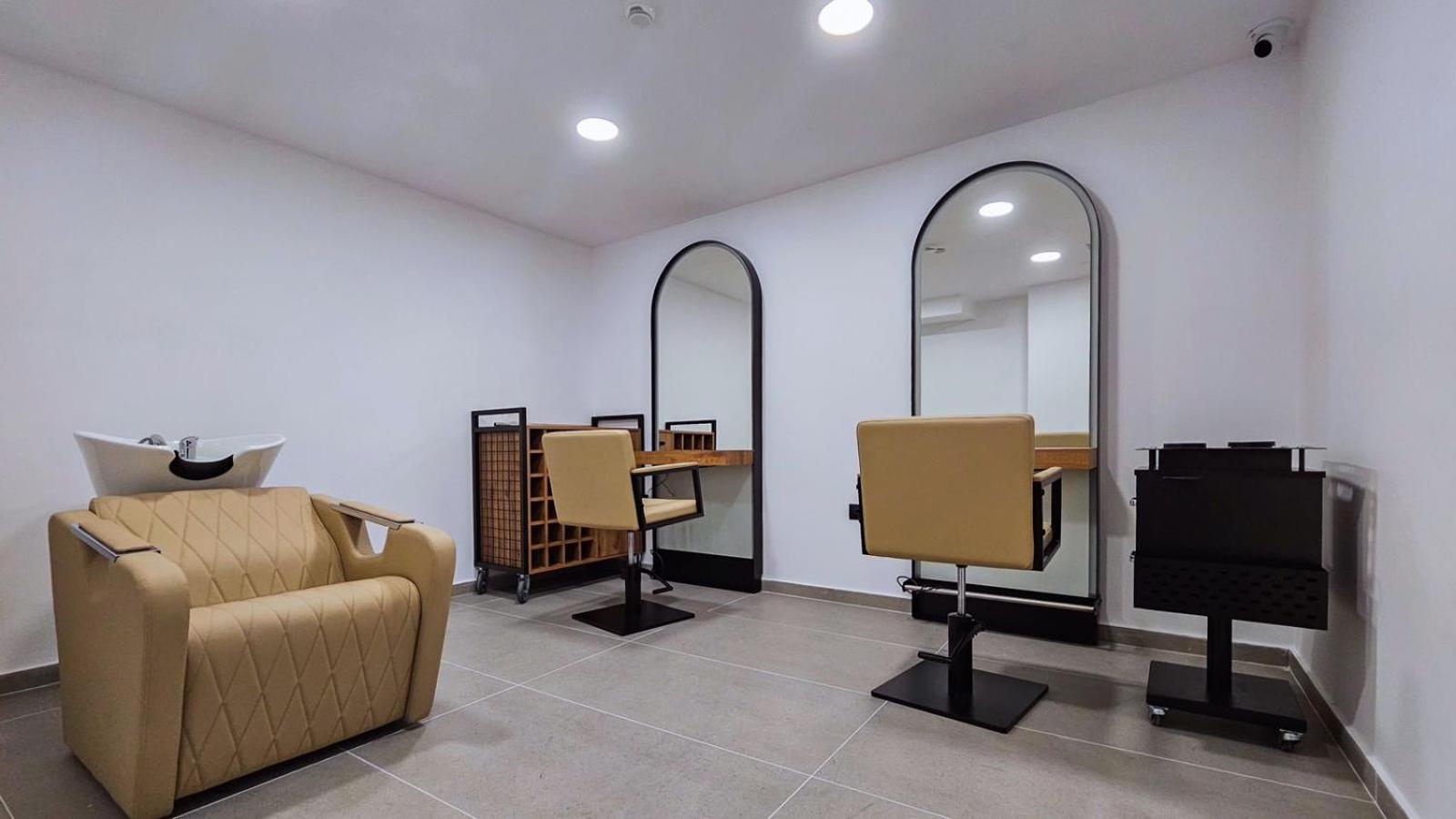 Black Diamond Hotel Dhërmi エクステリア 写真
