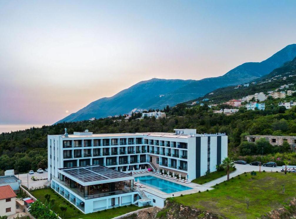 Black Diamond Hotel Dhërmi エクステリア 写真