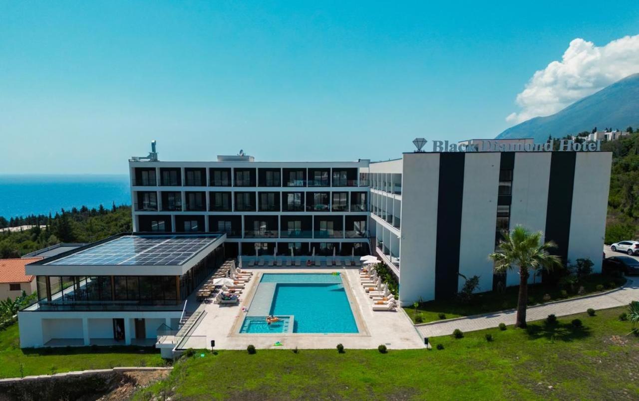 Black Diamond Hotel Dhërmi エクステリア 写真